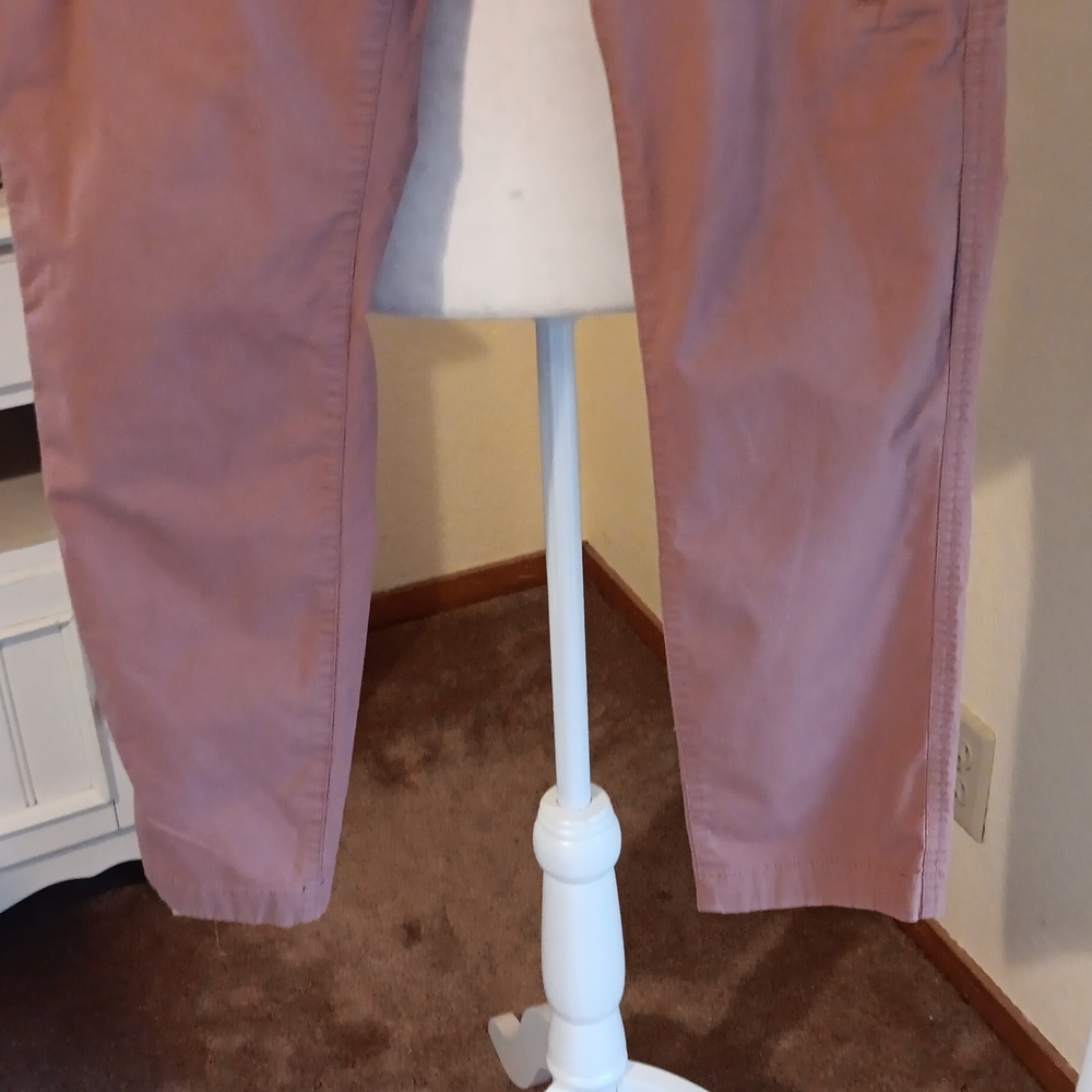 Vuori Cotton Joggers. The Rise. The Shine. Athleisure. - Picture 5 of 12
